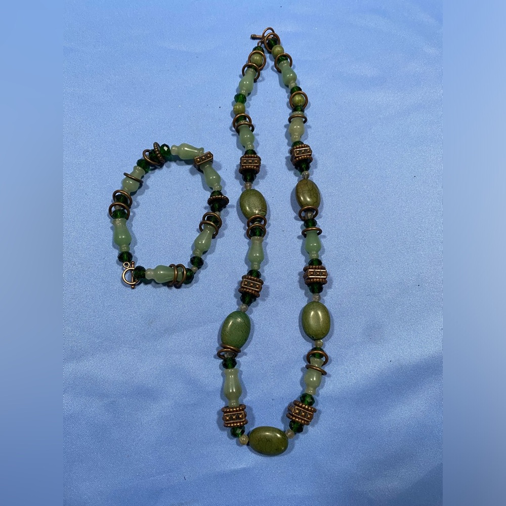 Vintage  Chinese Jade/ Marble Beaded Necklace & bracelet